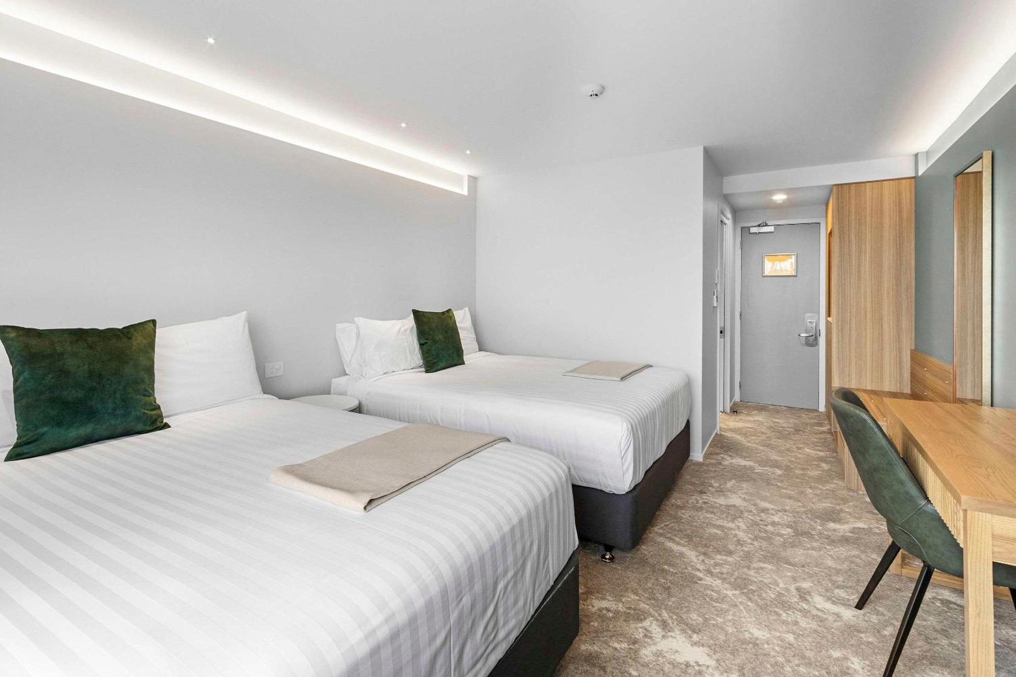 Hotel Elms Christchurch, Ascend Hotel Collection Экстерьер фото