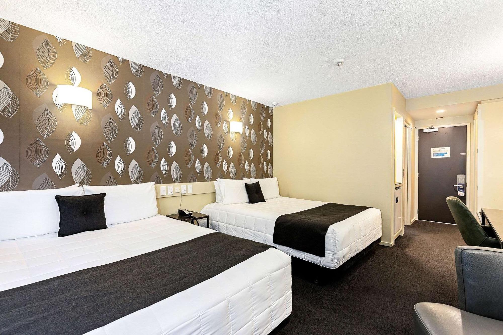 Hotel Elms Christchurch, Ascend Hotel Collection Экстерьер фото